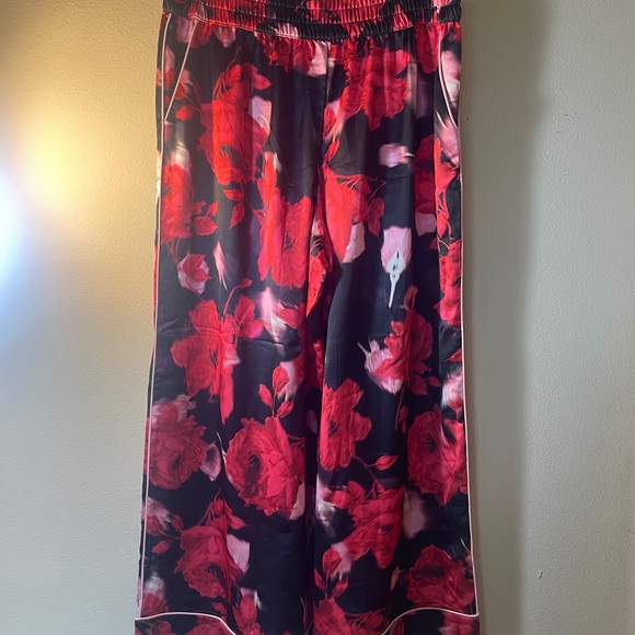 Victorias Secret new with tags rose pattern pajama bottom large - Picture 2 of 3